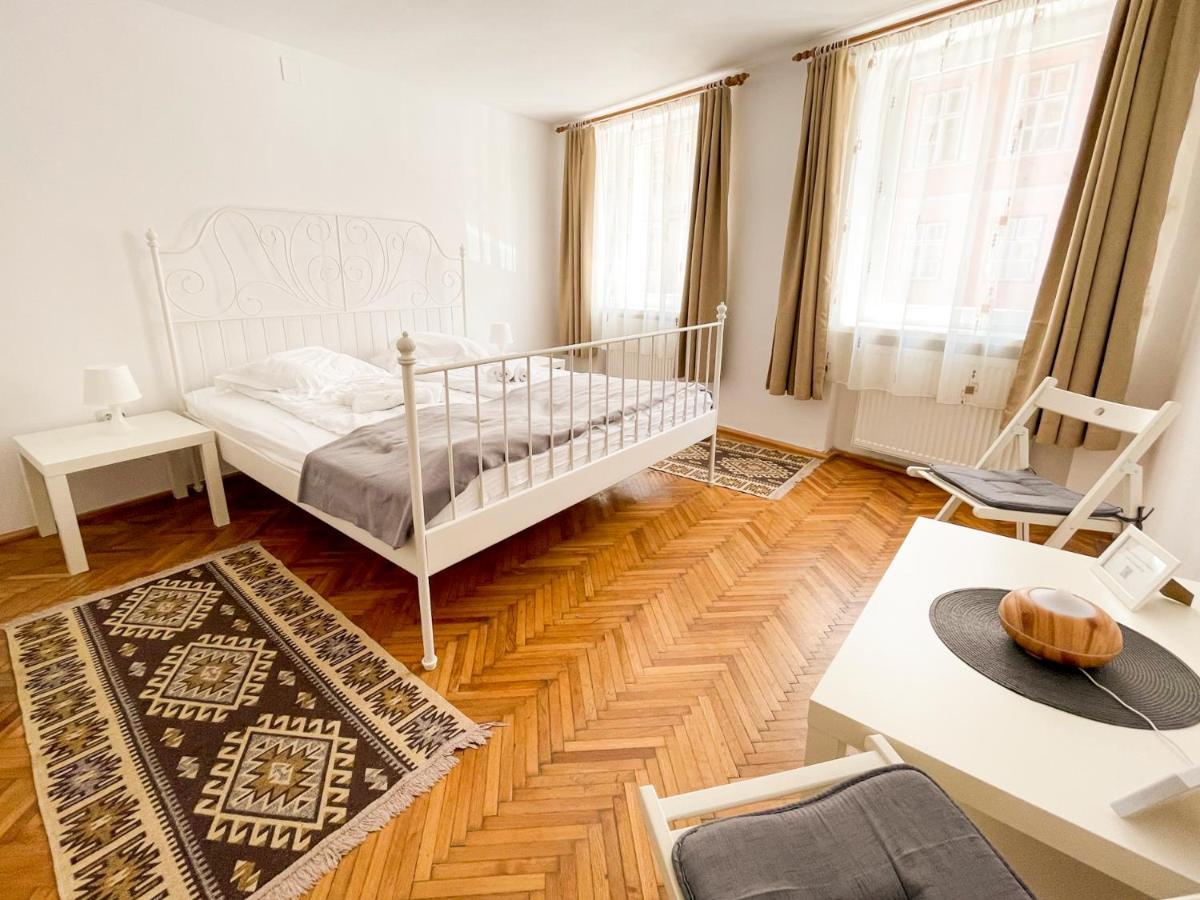 White Moon Apartment براشوف المظهر الخارجي الصورة
